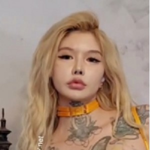 白富美2023福利Sexychloe与龙猫夫妇搬运，颜值巅峰百度盘赠送